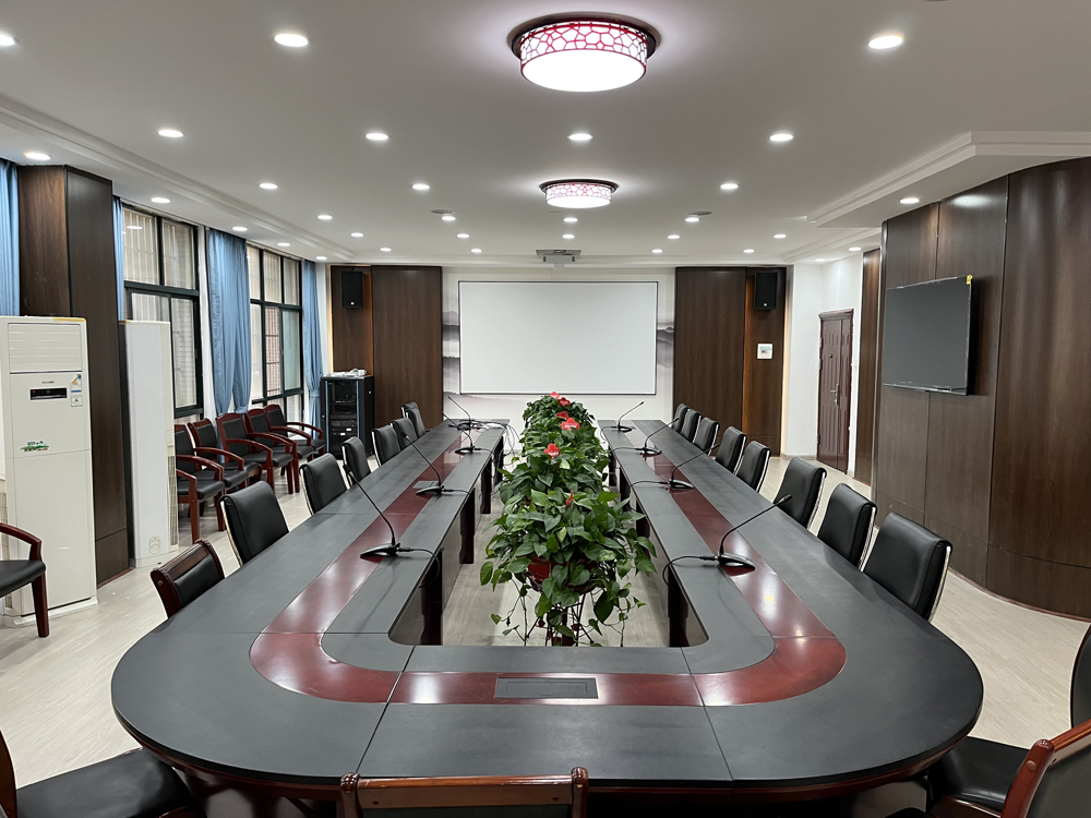 中南大學(xué)外國(guó)語學(xué)院會(huì)議室(圖1)